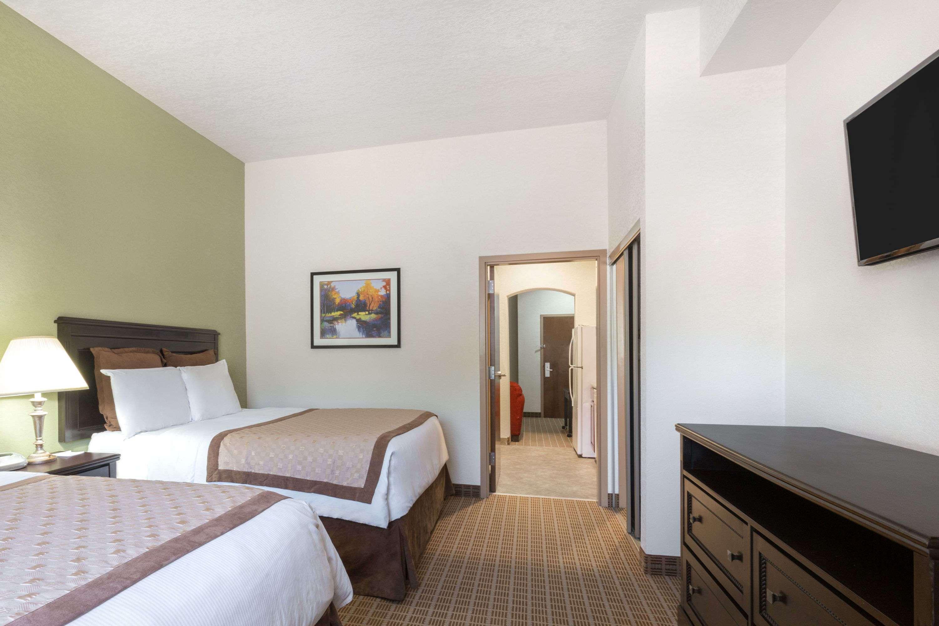Hawthorn Extended Stay By Wyndham Kingsland Bagian luar foto