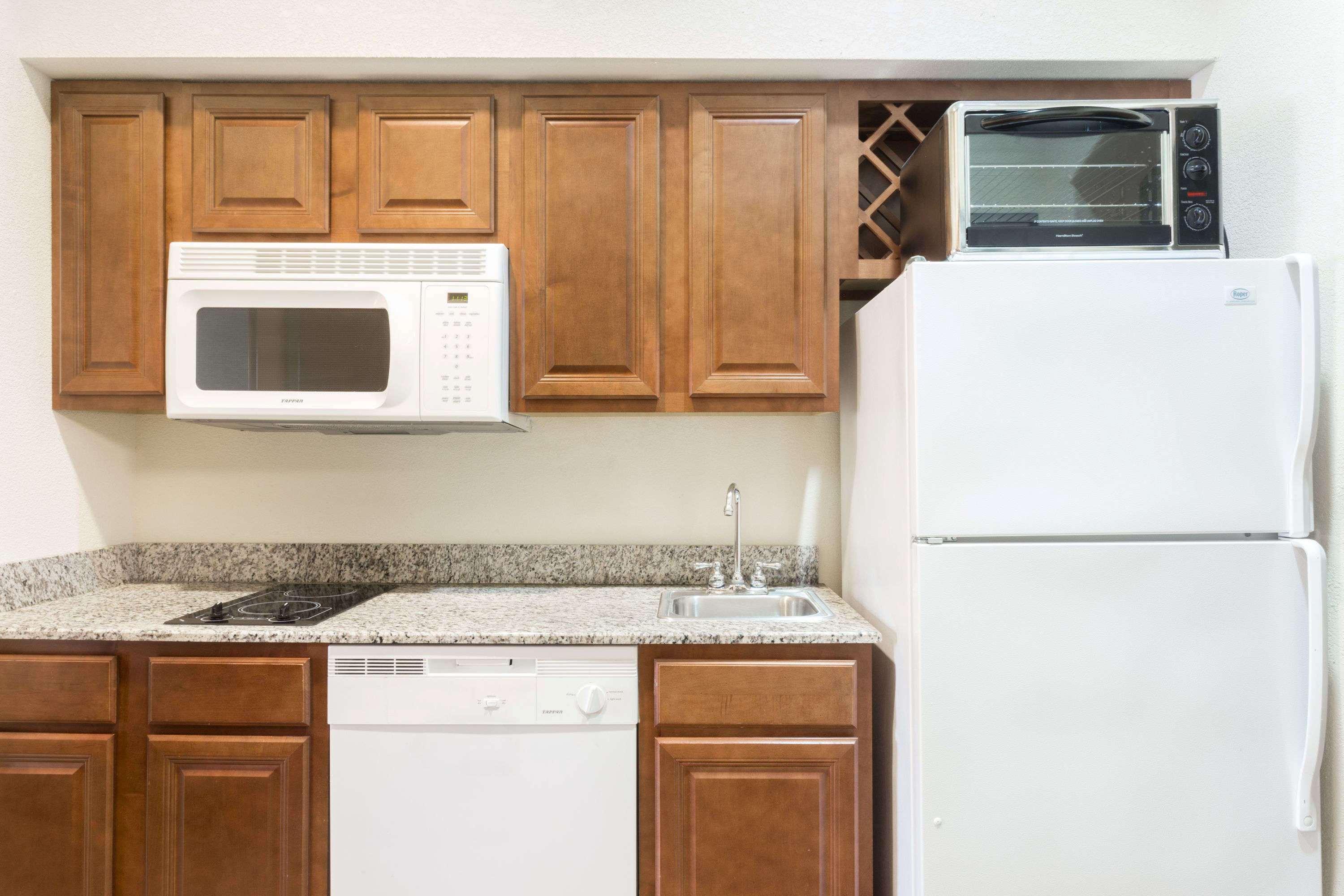 Hawthorn Extended Stay By Wyndham Kingsland Bagian luar foto