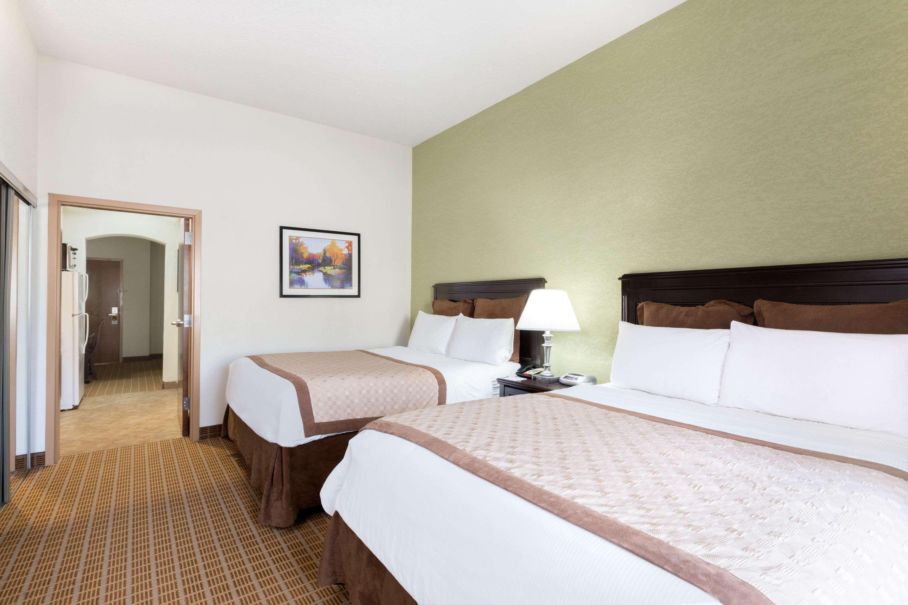 Hawthorn Extended Stay By Wyndham Kingsland Bagian luar foto