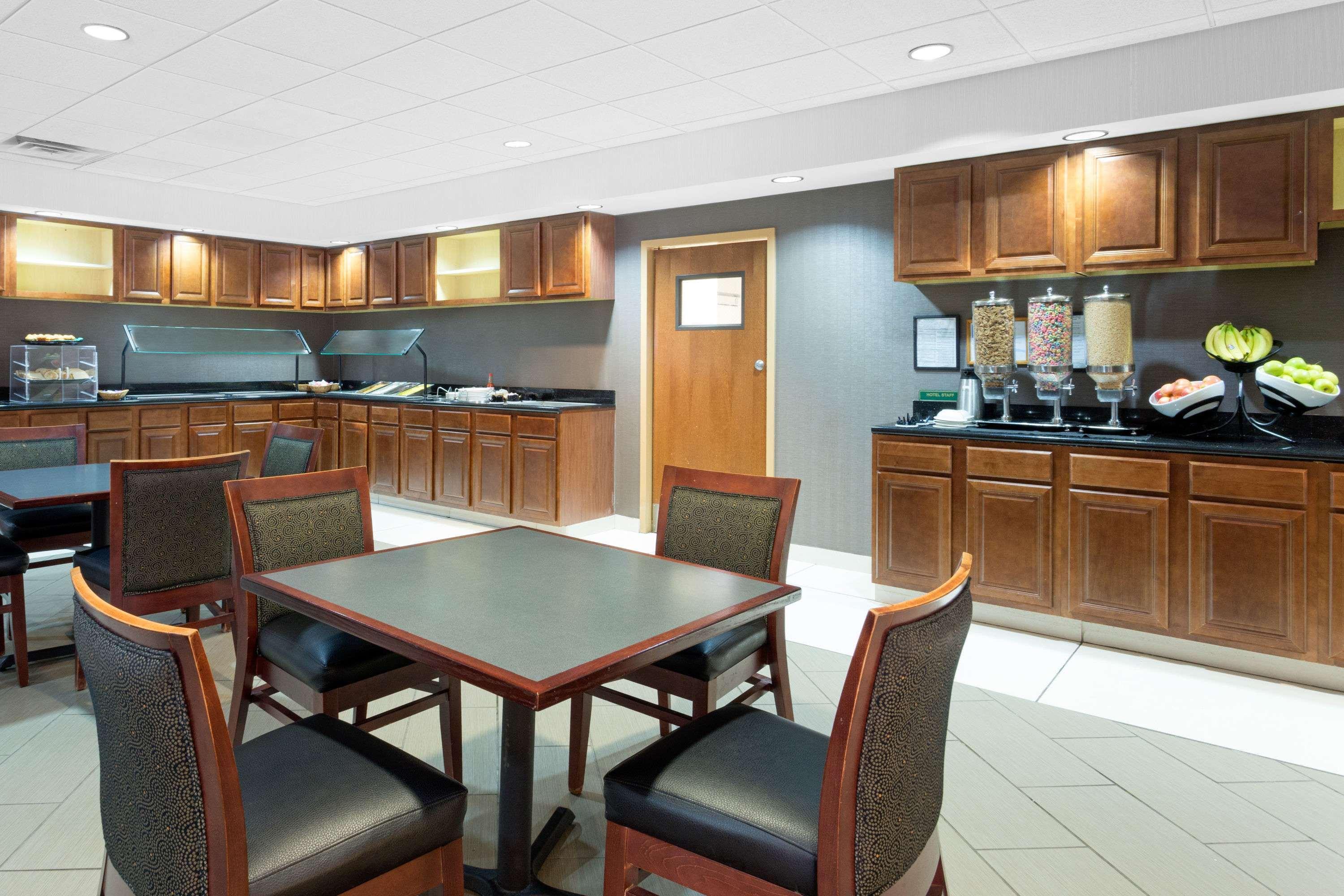 Hawthorn Extended Stay By Wyndham Kingsland Bagian luar foto