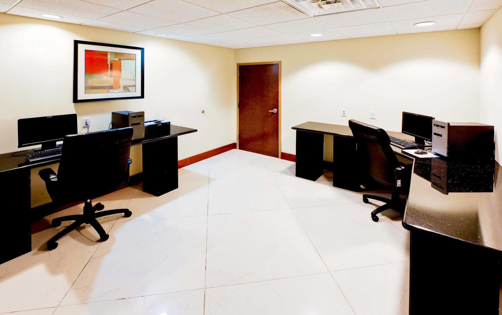 Hawthorn Extended Stay By Wyndham Kingsland Bagian luar foto